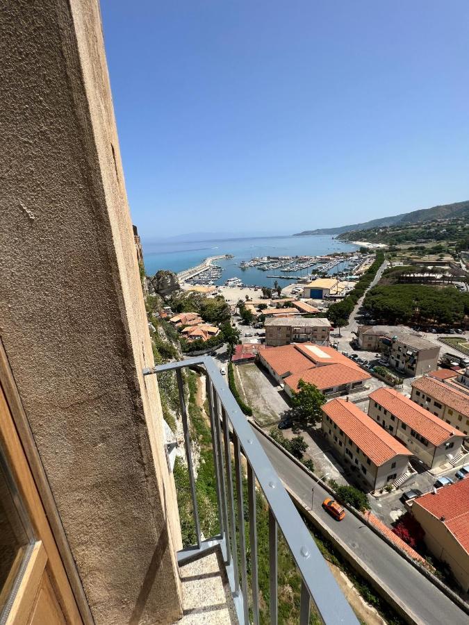 La Rupe Apartments Тропея Экстерьер фото