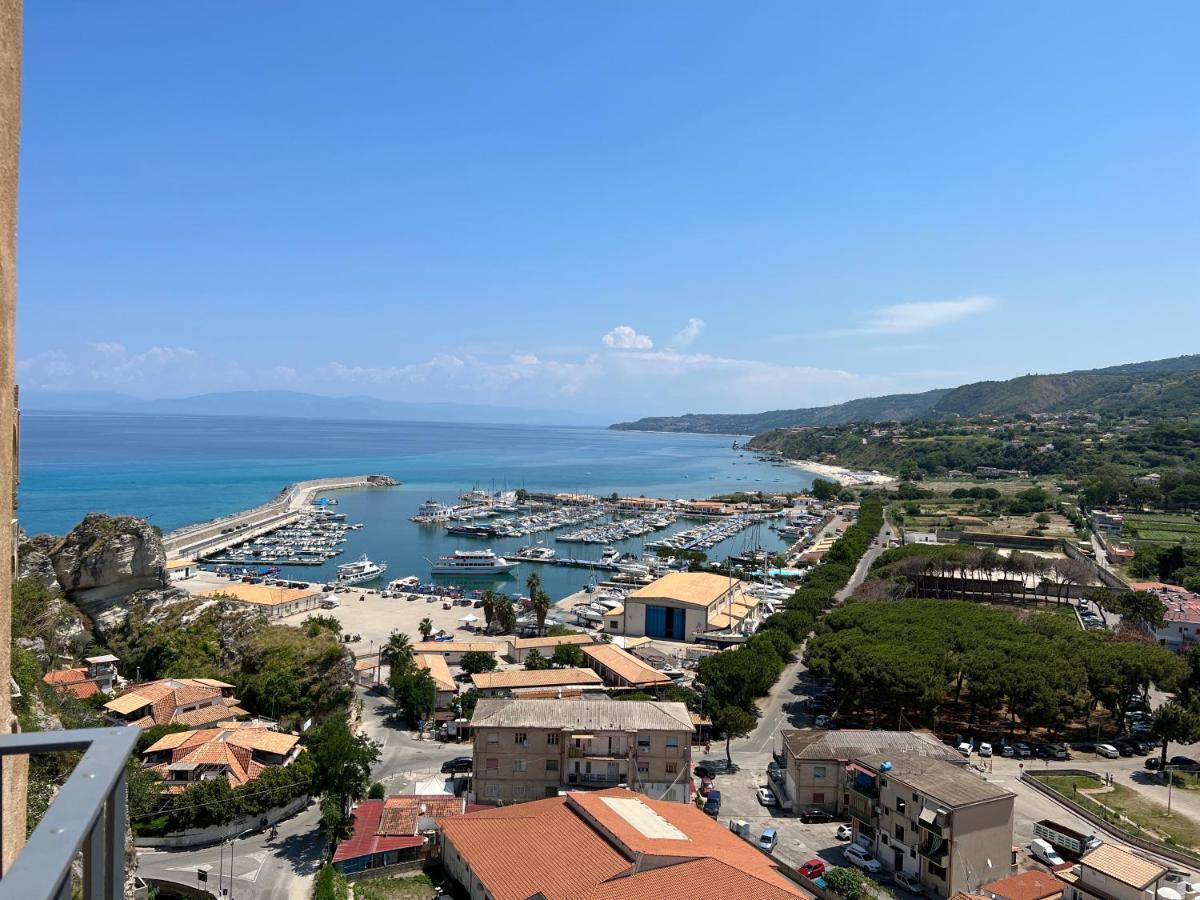 La Rupe Apartments Тропея Экстерьер фото