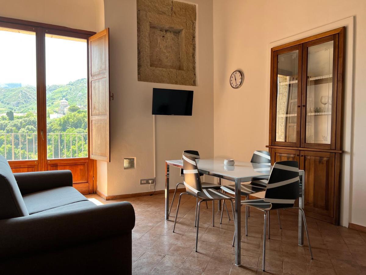 La Rupe Apartments Тропея Экстерьер фото