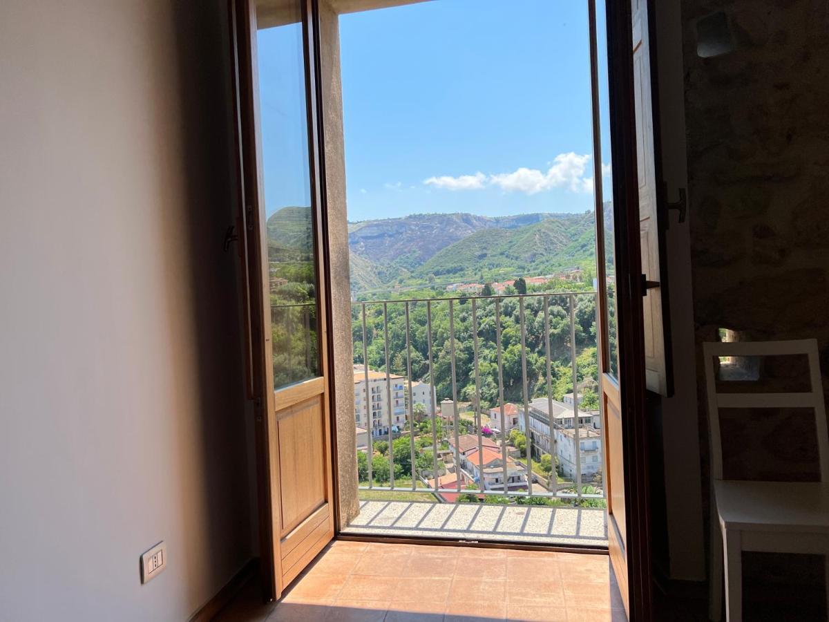 La Rupe Apartments Тропея Экстерьер фото